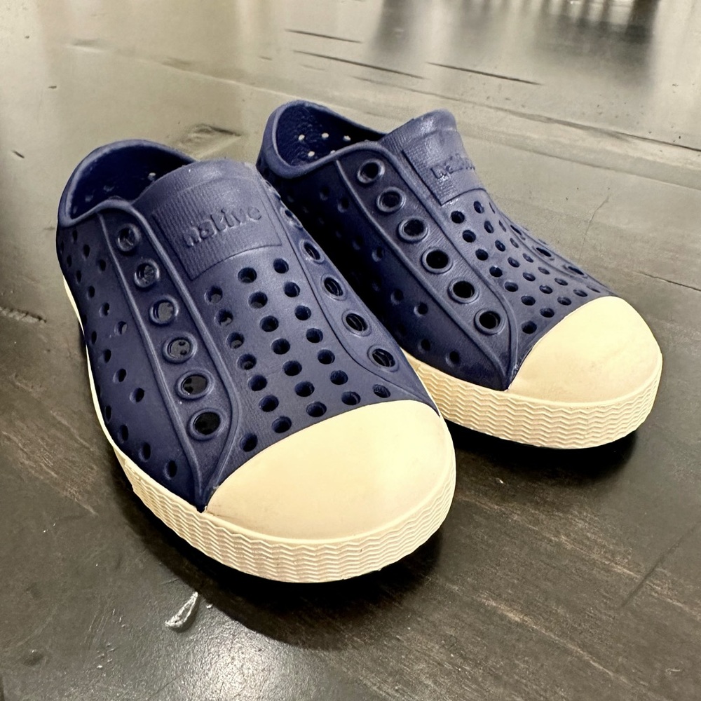 Native Shoes - Little Kids Sz 6